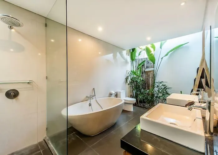 Manis, Luxury 3 Bedroom Heart Of * Seminyak (Bali)