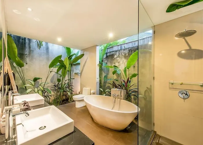 Villa Manis, Luxury 3 Bedroom Heart Of *