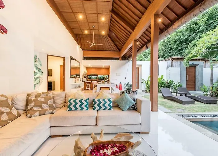 Manis, Luxury 3 Bedroom Heart Of * Seminyak (Bali)