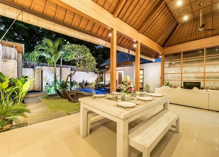 Manis, Luxury 3 Bedroom Heart Of Villa Seminyak (Bali)