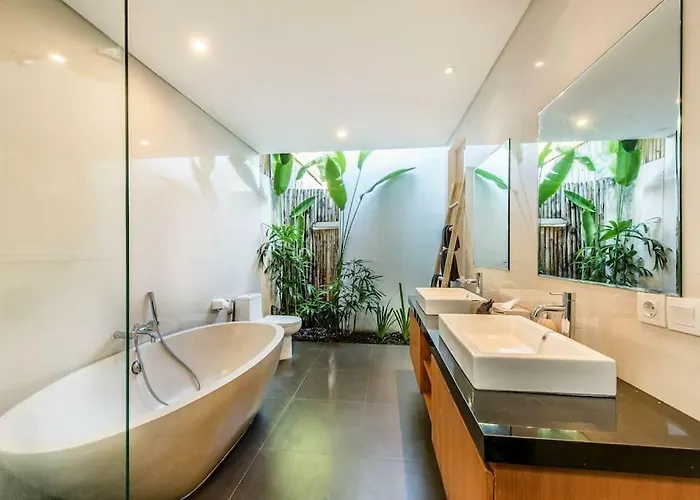 Manis, Luxury 3 Bedroom Heart Of Villa Seminyak (Bali)